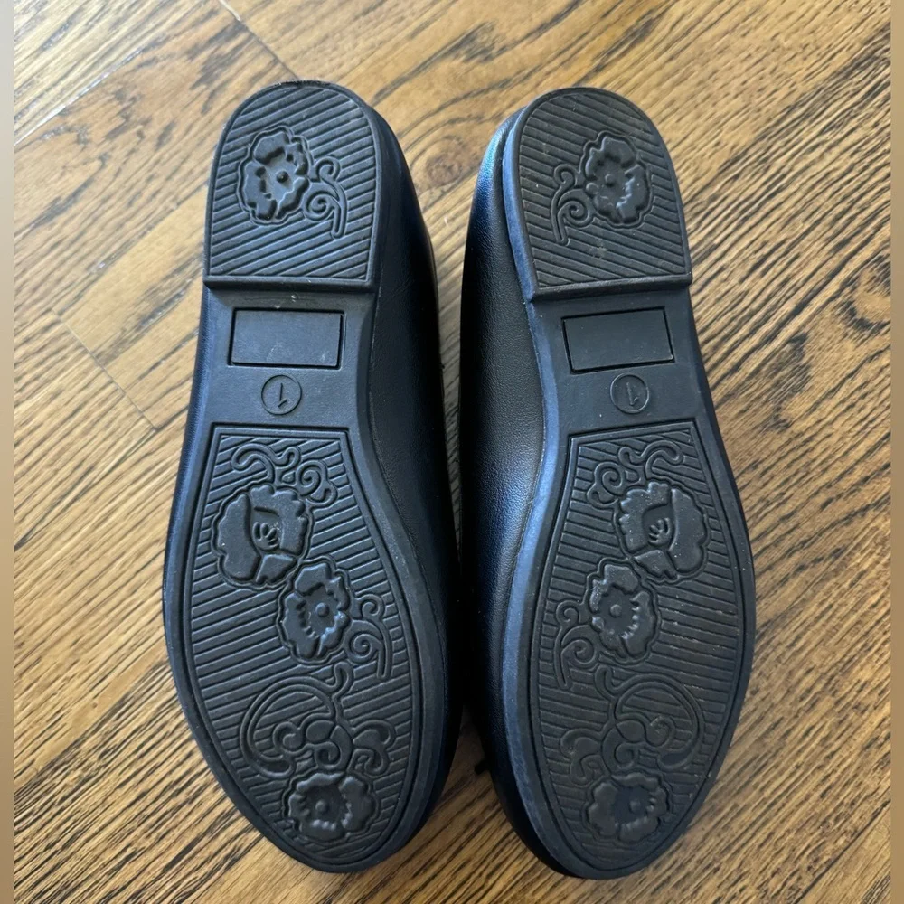 NWT girls flats size 1